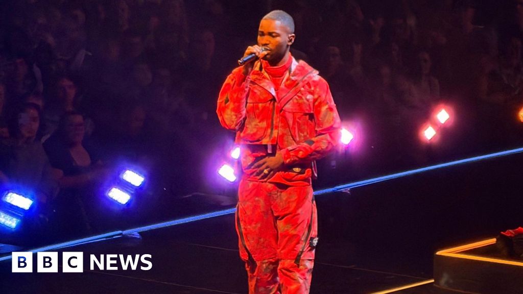 Dave review: British star transcends rapper status at hometown gig - BBC