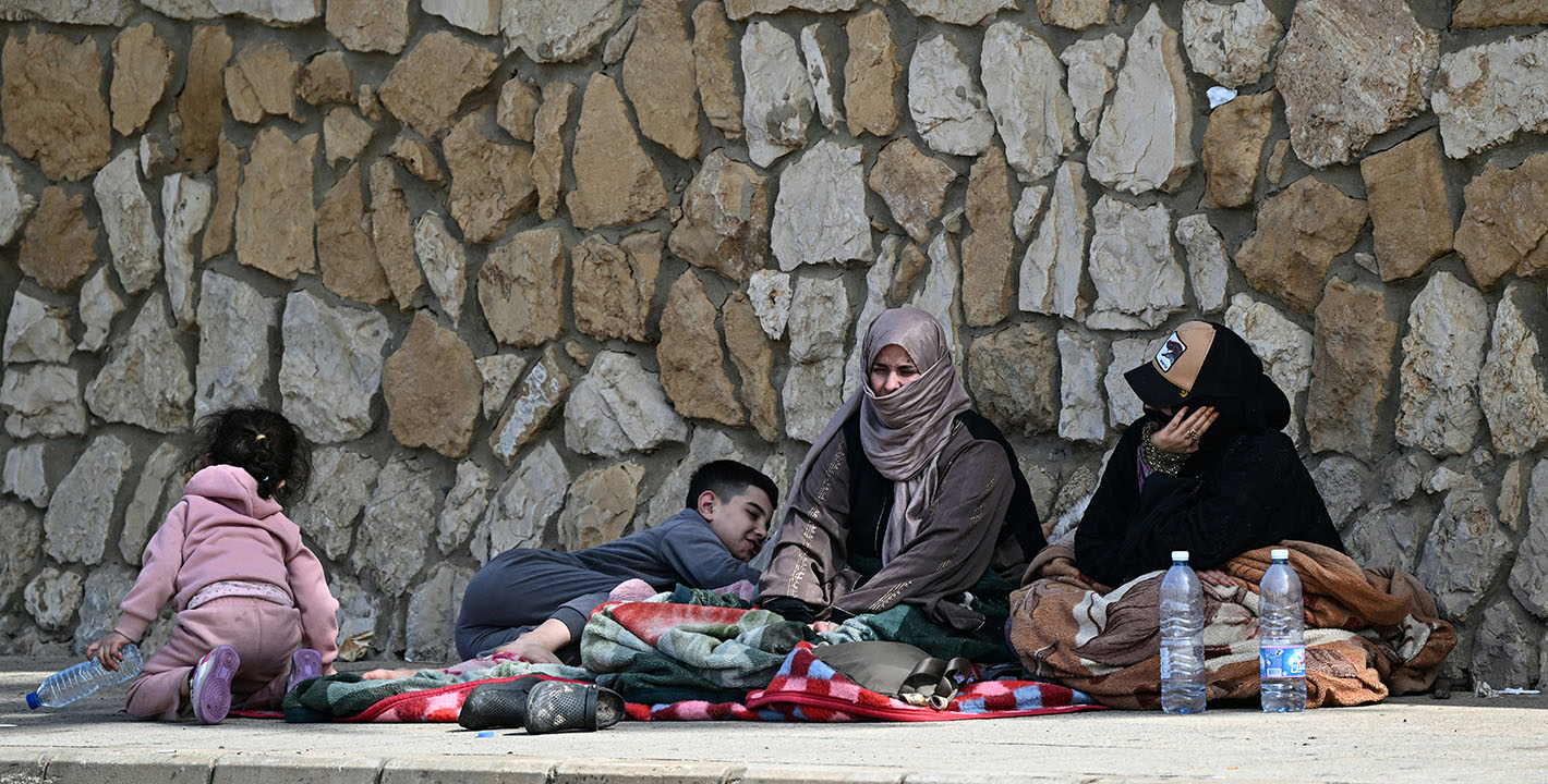 Diwan English logo against white