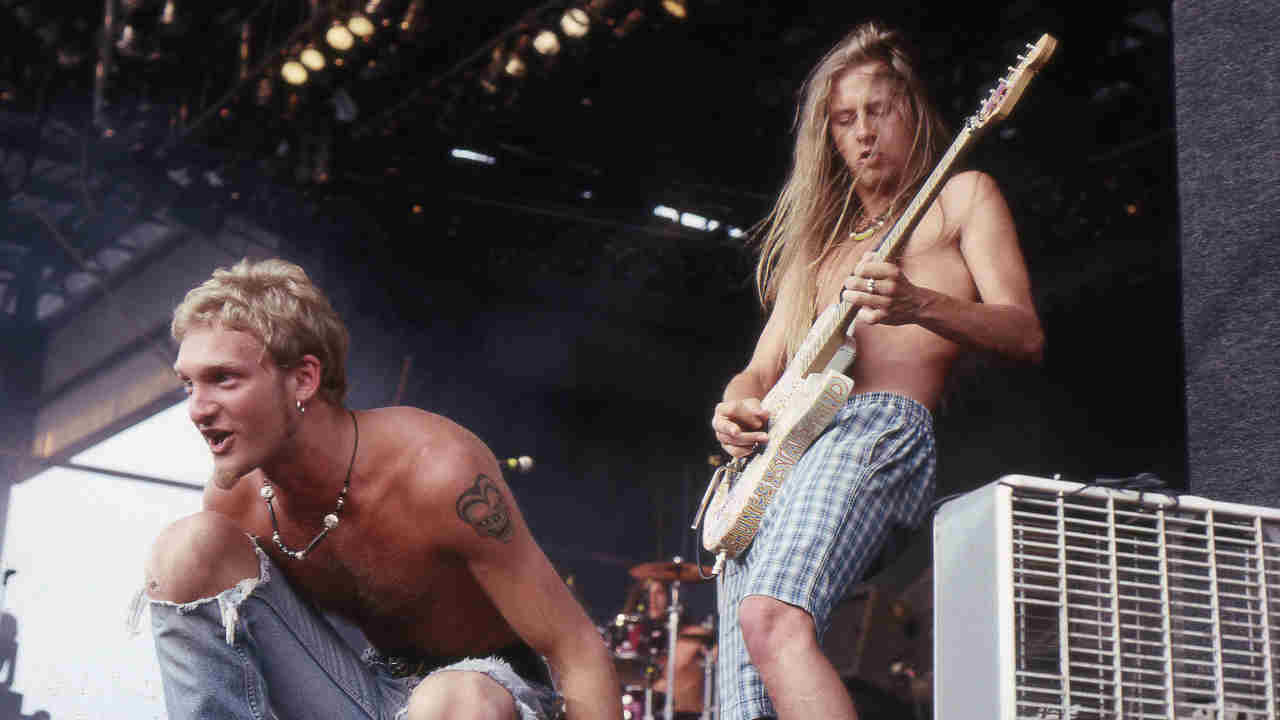 Alice In Chains&rsquo; Layne Staley and Jerry Cantrell performing onstage in 1991