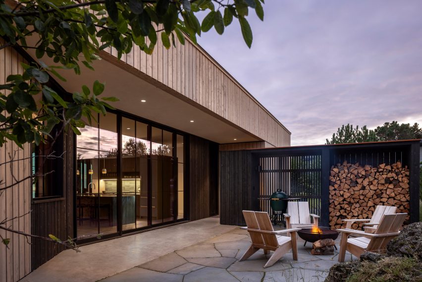 Outdoor terrace of False Bay house in Washington by Heliotrope