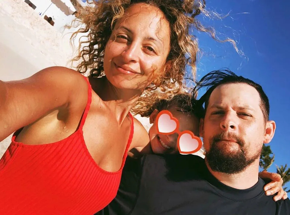 <p>Sun Day Fun Day</p>