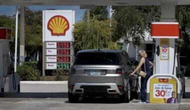 Consumers were pessimistic before the war. Now what? - marketplace.org