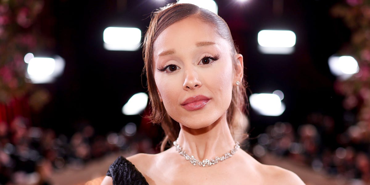 Ariana Grande reveals a rare and surprising look at her natural curly hair texture for the first time in years