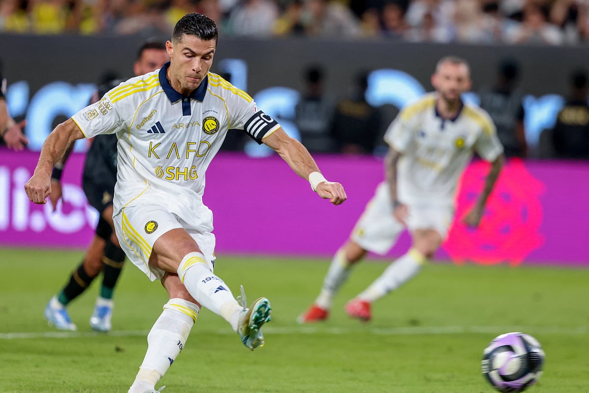 Al Nassr triumphs despite Ronaldo's penalty miss and injury scare