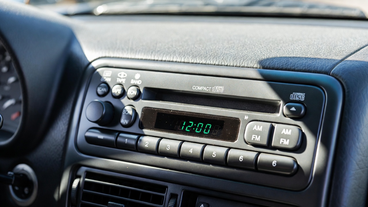 A Growing Number of FM & AM Radio Stations Are Shutting Down