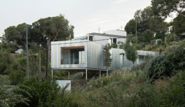 Casa 144º by Jaime Prous Architects and Pineda & Monedero