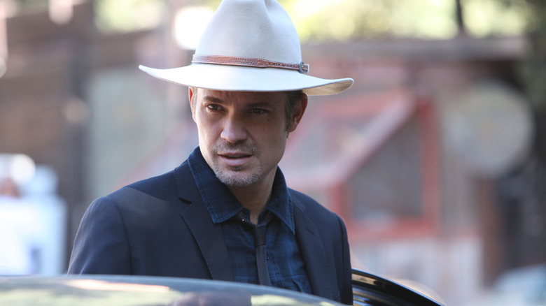 Raylan Givens (Timothy Olyphant) wearing his signature hat in Justified