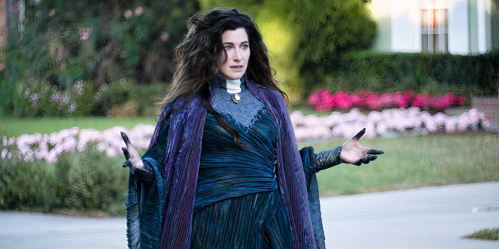 Kathryn-Hahn-Agatha-Harkness-WandaVision