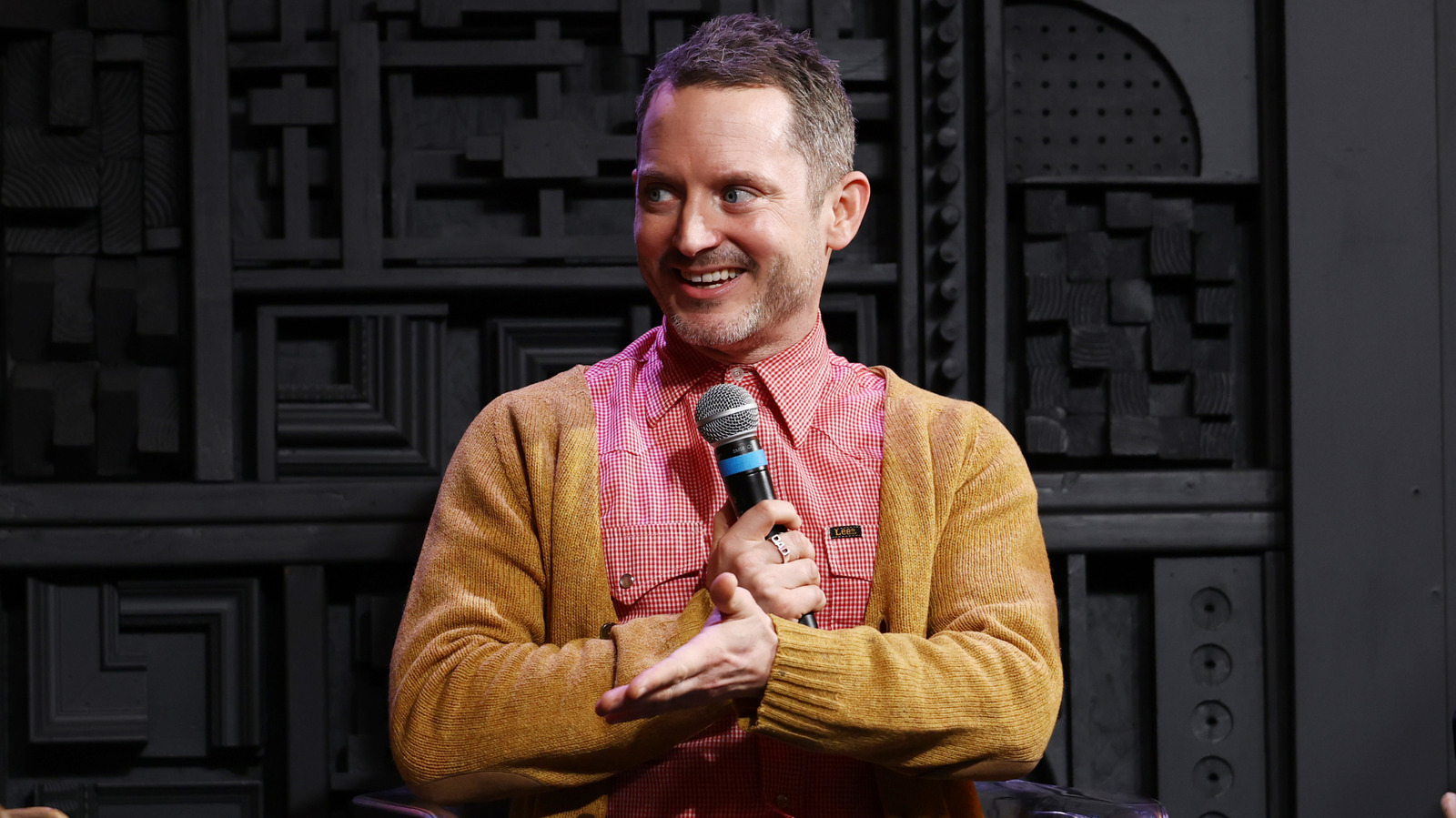 Elijah Wood's Underrated Post-Apocalyptic Sci-Fi Movie Is Streaming On Peacock