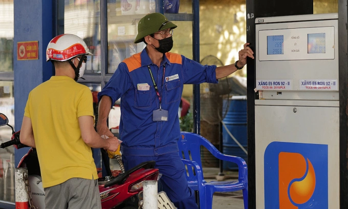 Gasoline prices edge up