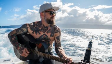 Country Star Fishes, Dives, Cooks for Cast