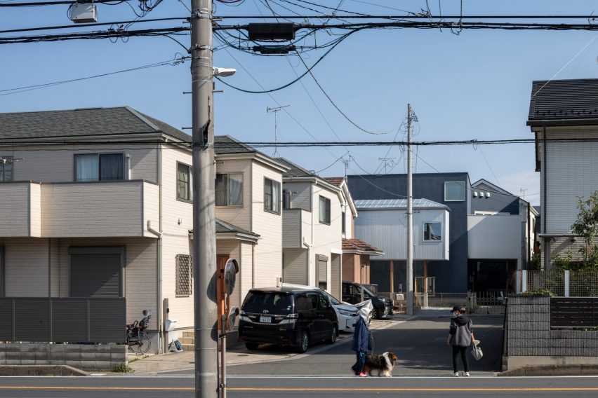 Exterior of Live Sawn House by ICADA