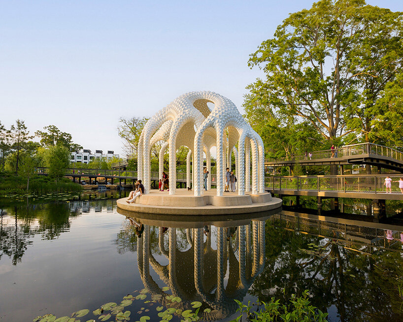 riveted aluminum panels form cocoon-like pavilion by MARC FORNES / THEVERYMANY - 4