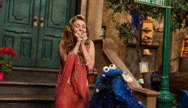 Miley Cyrus Gets a 'Flower' From Cookie Monster on 'Sesame Street'