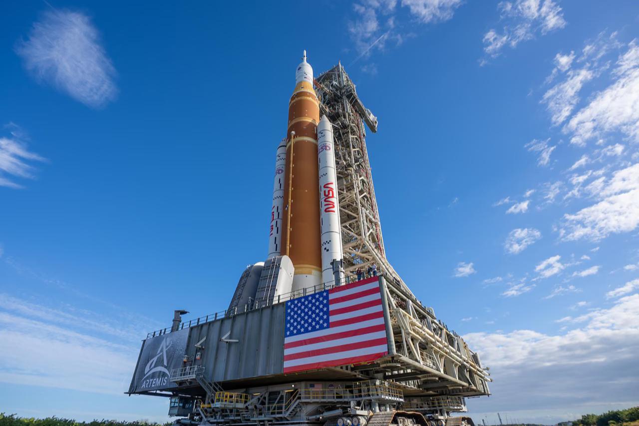 A side view shows NASA’s Artemis II SLS (Space Launch System) rocket and Orion spacecraft on mobile launcher 1 at Launch Complex 39-B at NASA’s Kennedy Space Center in Florida, US, Jan. 17, 2026. (Photo via Brandon Hancock/NASA/TNS)
