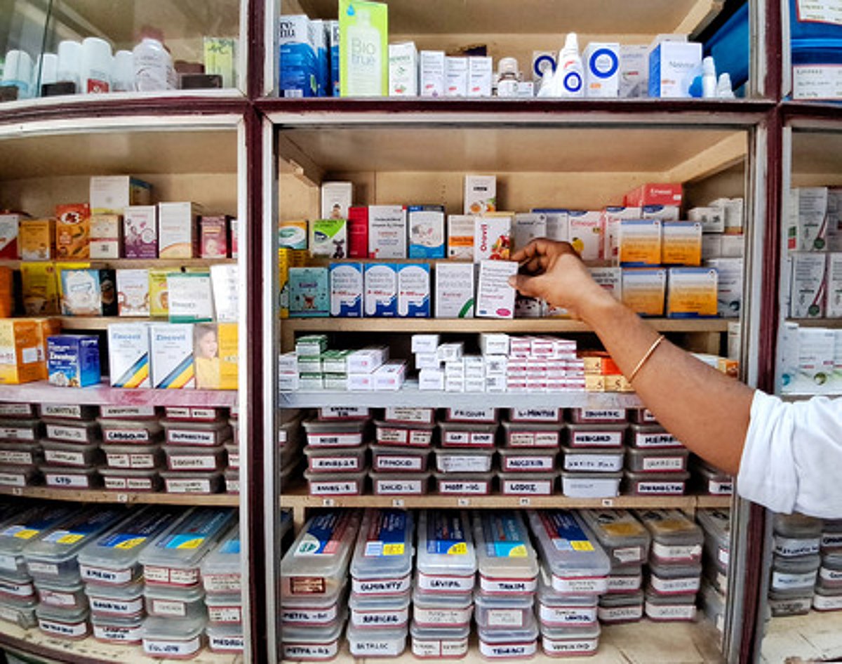 90 FDC drug samples, including Paracetamol, found unapproved; regulator asks states to take action