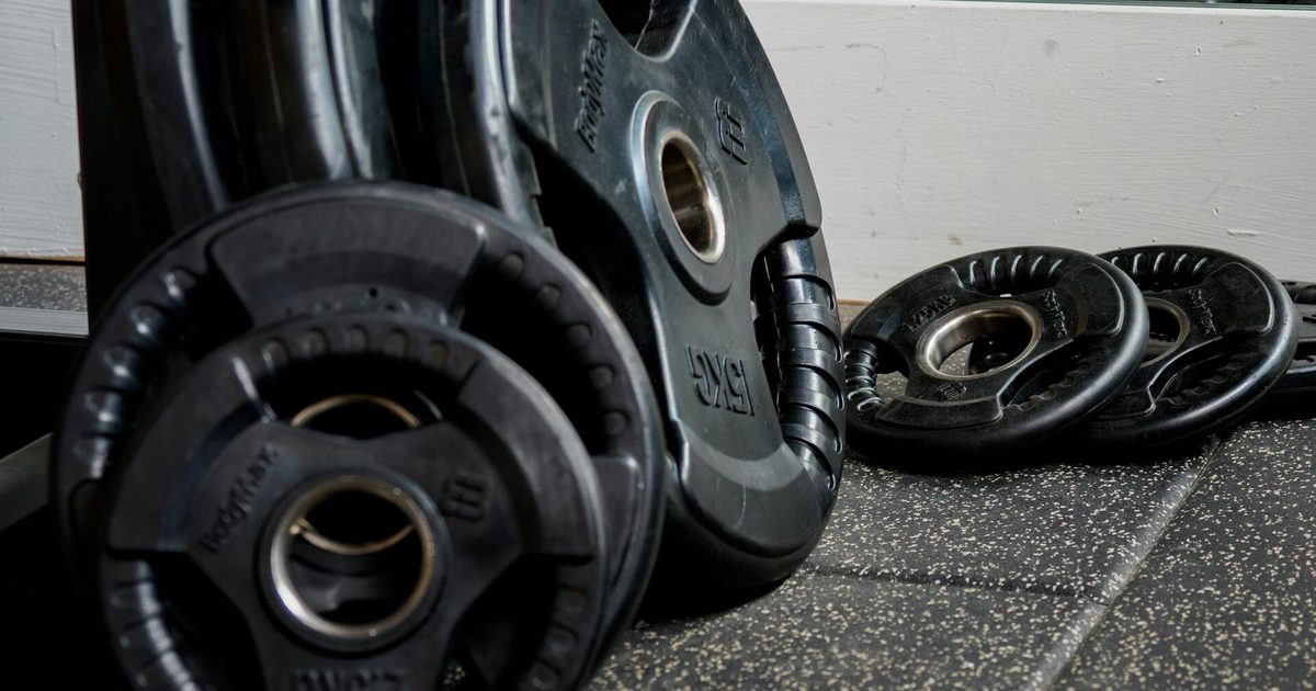 Don’t fear the gym: Expert weightlifting tips for beginners to get started