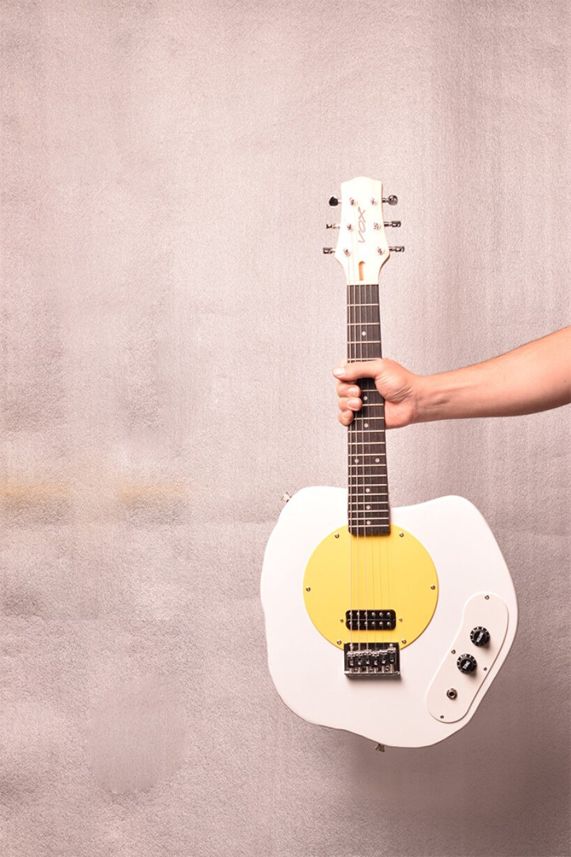 view of the fried egg-shaped instrument