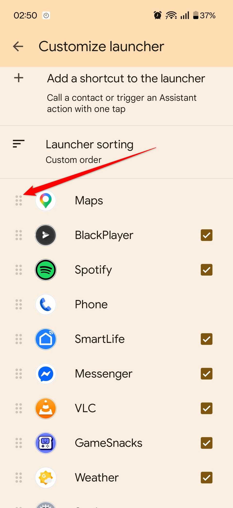 Reordering apps in the "Customize launcher" option in Android Auto.