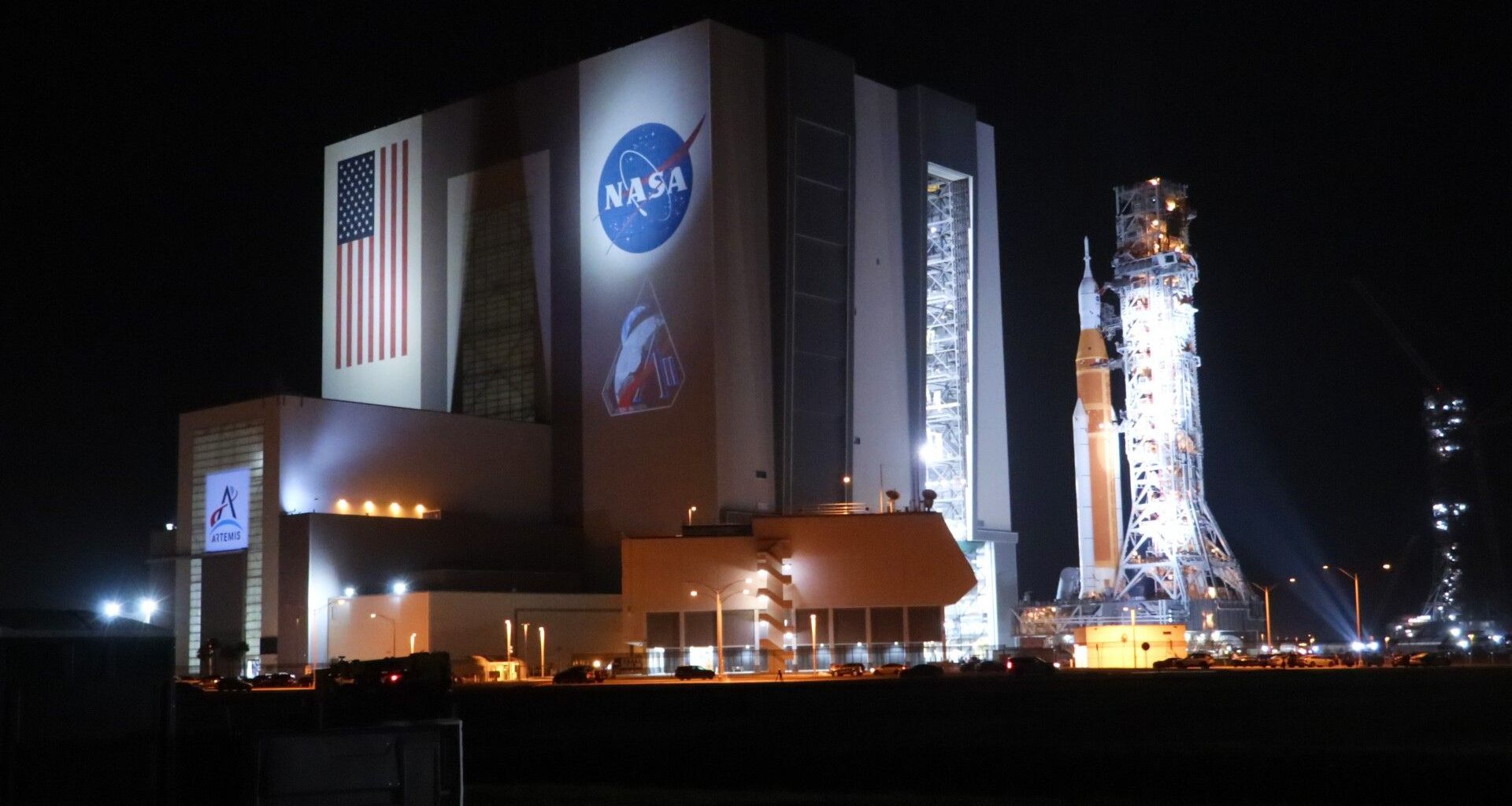 Artemis 2 moon rocket rolls back to launch pad photo of the day for March 20, 2026