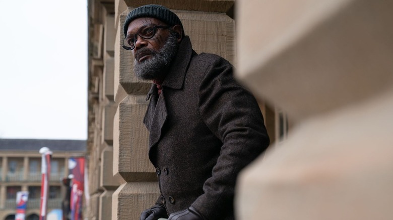 Nick Fury checking if the coast is clear in Secret Invasion (2023)