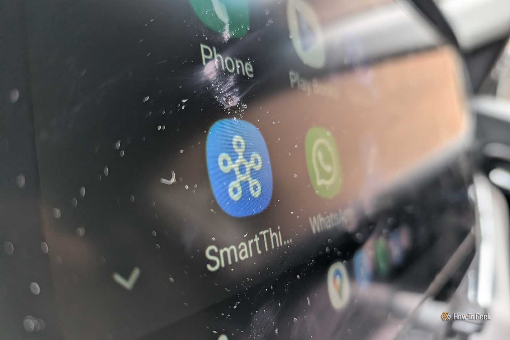 SmartThings app icon in Android Auto on a car infotainment screen.