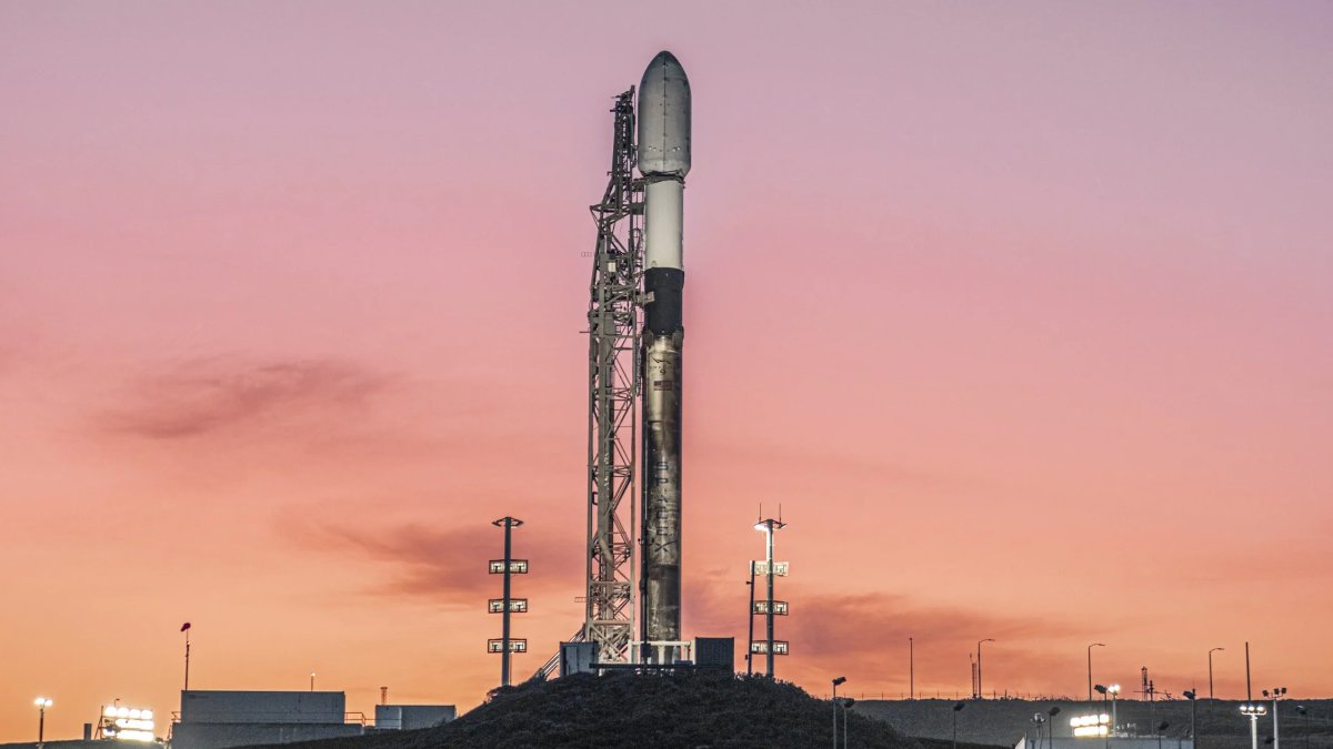 Starlink Hits 10,000 Satellites, SpaceX Now Owns 67% of Satellites in Orbit