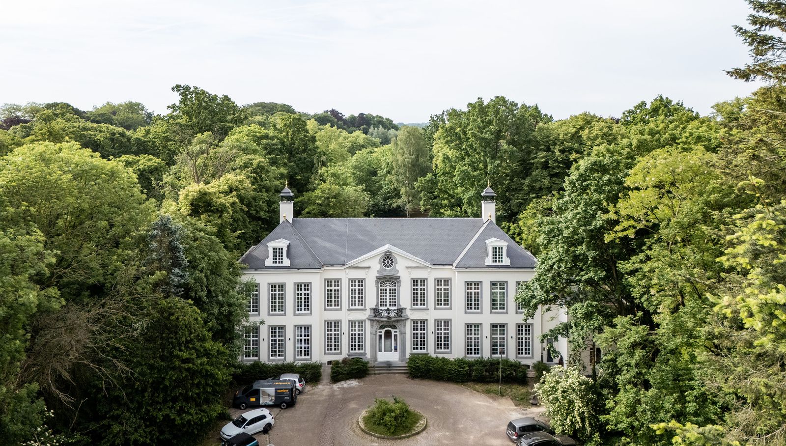 This Belgian Castle Was Once a Retreat for the Wealthy. Now Solo Agers Call It Home