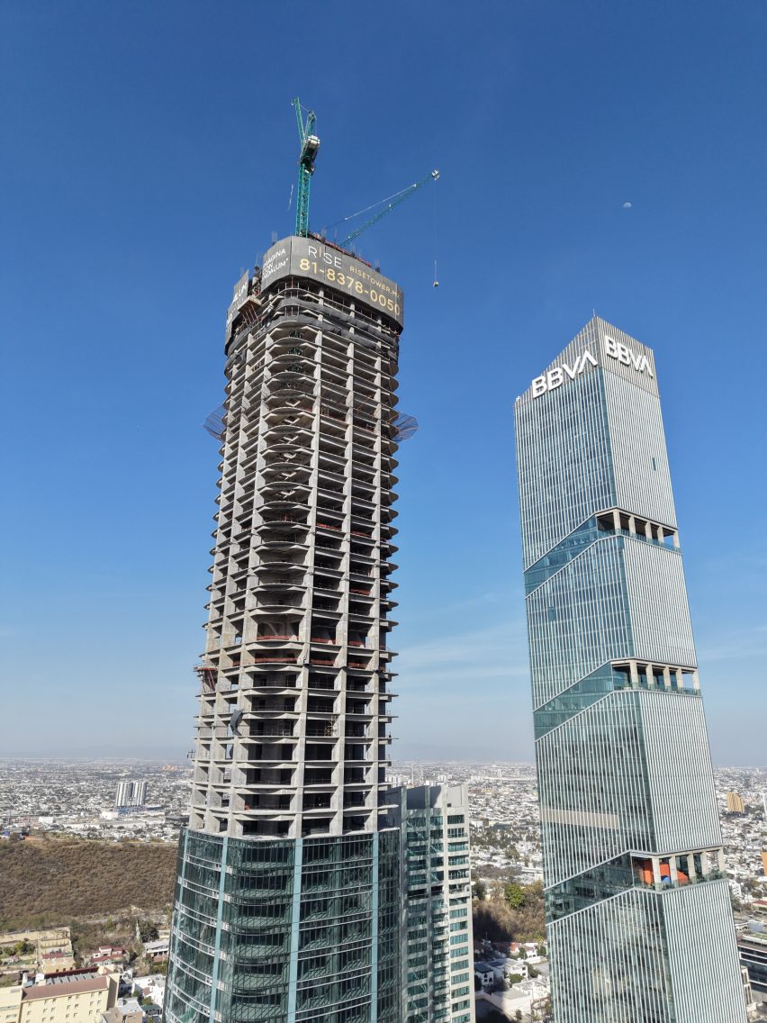 Torre Rise under construction in Monterrey