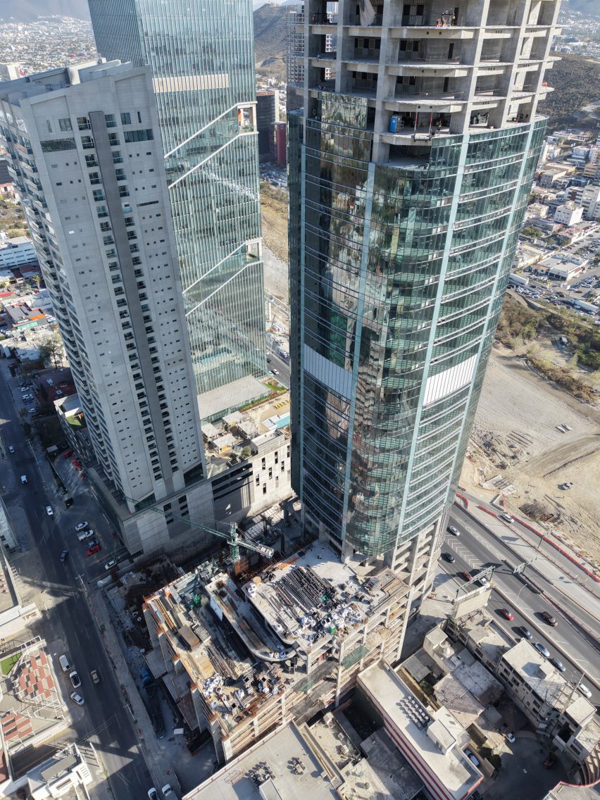 Torre Rise under construction in Monterrey