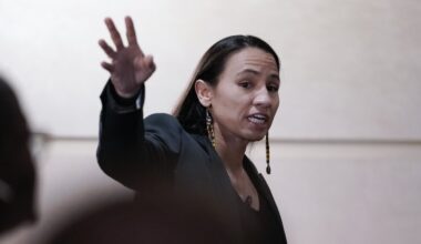 Dems call for full funding of reproductive health clinics after HHS stalled : NPR