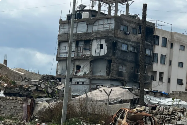 Apartments repaired and renovated with wood and plastic sheets (aljazeera.net, March 5, 2026)