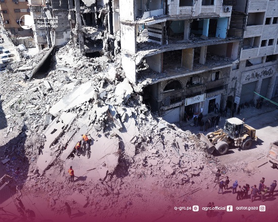 Removing dangerous concrete blocks (Facebook page of the Qatari committee, March 12, 2026)