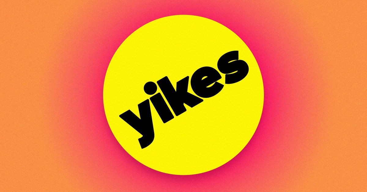 Crowd's Reaction to BuzzFeed's New AI App: Uncomfortable Laughter