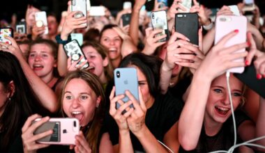 Fandoms: Inside the Superfan Economy