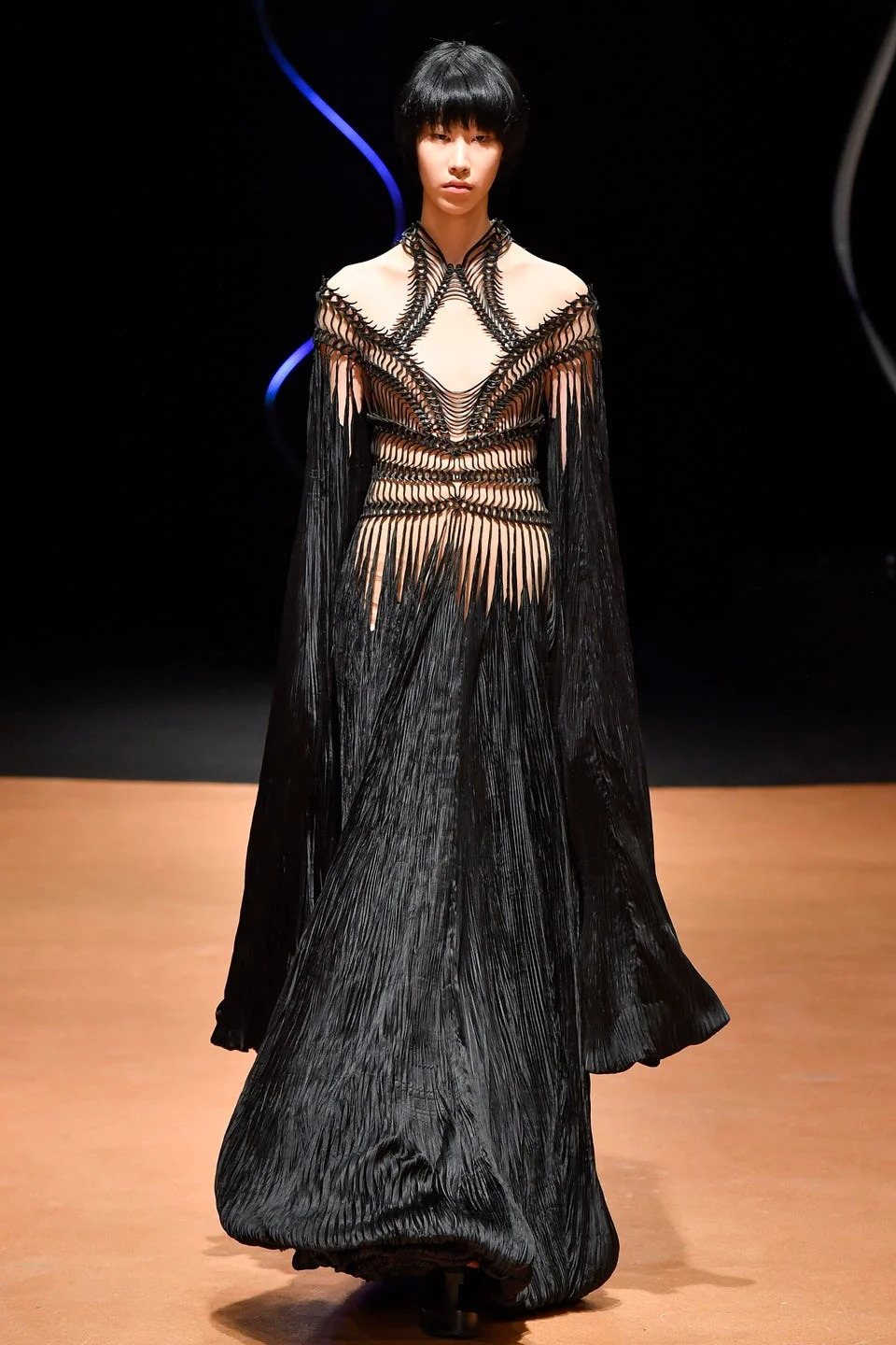 Iris Van Herpen : Runway - Paris Fashion Week - Haute Couture Spring/Summer 2020