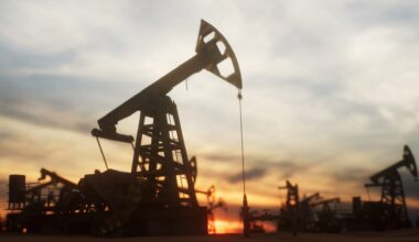 Front-month Brent oil futures extend gains after record monthly rise in March