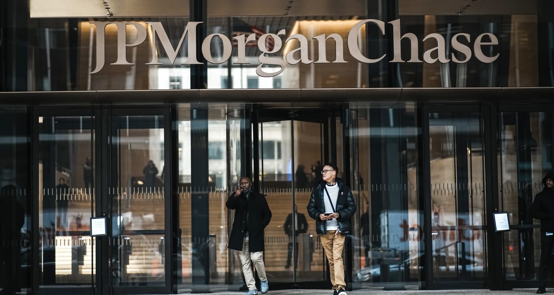 JPM, NFLX kick off the reporting season