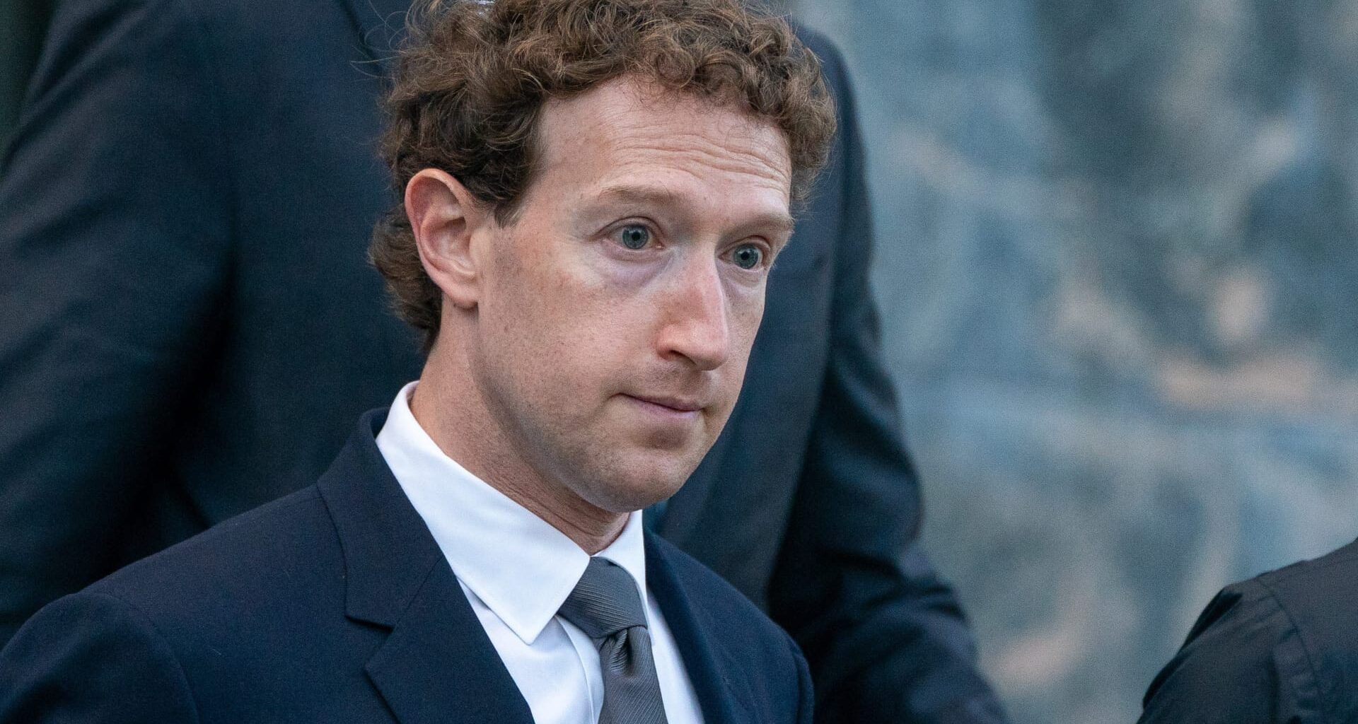 Meta tracks employee usage on Google, LinkedIn AI training project