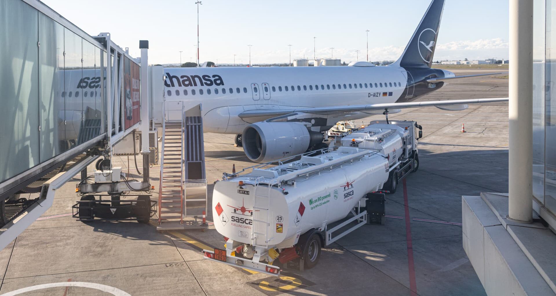 Jet fuel supply concerns grow with Iran war as airlines cut flights