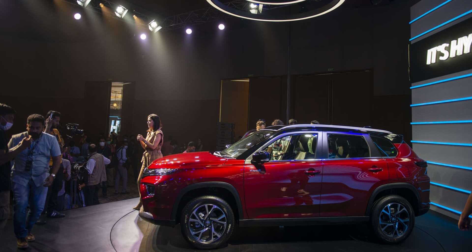 Japanese carmakers deepen hold in India with hybrids