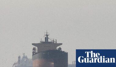 Ceasefire changes little for shipping in strait of Hormuz, experts say | Strait of Hormuz