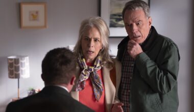 Frankie Muniz with back to camera, Jane Kaczmarek and Bryan Cranston in Malcolm in the Middle: Life’s Still Unfair