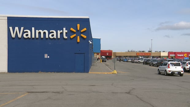 Walmart to close 2 Montreal locations, but vows to keep investing in Quebec market