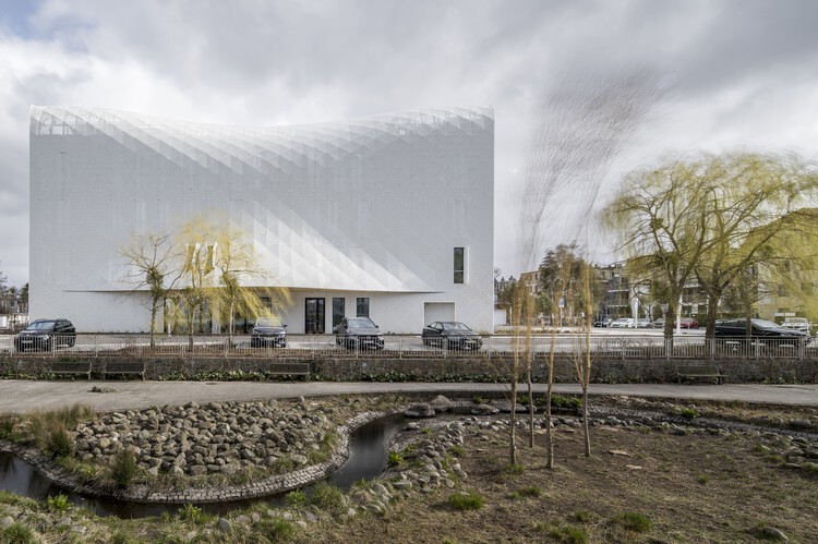 Wave 4 & 5 - ECR Health Care Complex / FAAB - Exterior Photography