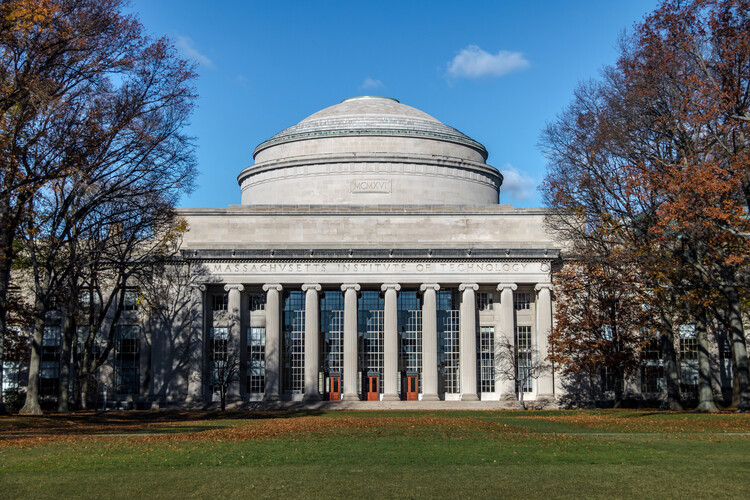 Zaha Hadid’s Legacy and Büro Ole Scheeren’s Róng Museum: This Week’s Review - Image 2 of 7