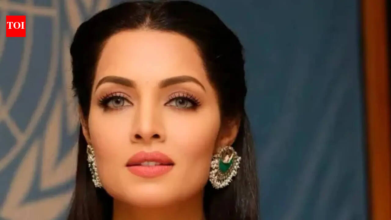 Celina Jaitly reveals nights she cried alone and felt empty; Says,' I fought quiet battles no one noticed' |