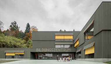 Education Center Kössen / Pedevilla Architects