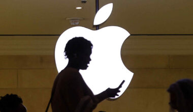 Foldable iPhone hits engineering snags, shipment delays possible: sources