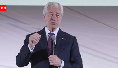 JPMorgan CEO Jamie Dimon: 10 things CEO of America's largest Bank JP Morgan told shareholders on AI, including I do not think it is exaggeration to say that AI will cure some Cancers and... |